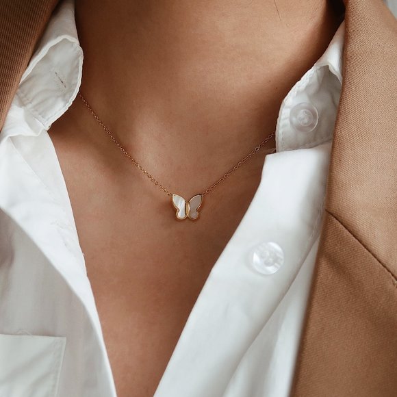 NEW 18K Gold Plated Mother of Pearl Butterfly Necklace - Picture 2 of 10